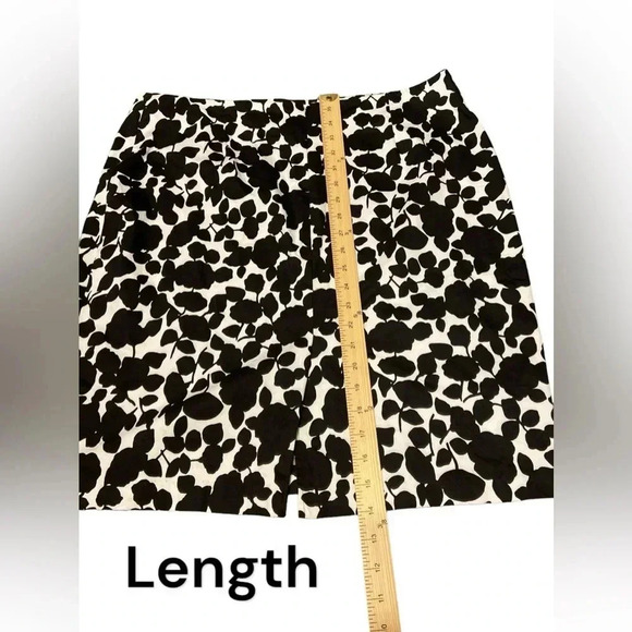 NY & Company black and white shirt size 16
BIN #9 - Picture 4 of 7